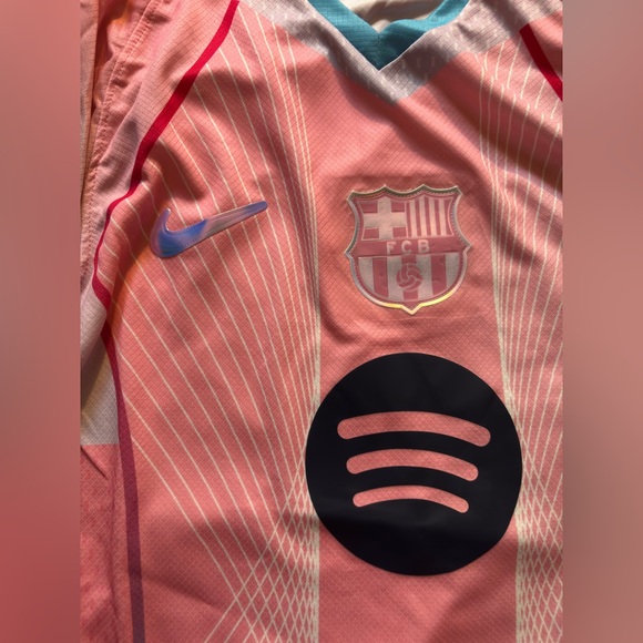 Lamine Yamal Pink Barcelona Jersey Men’s Sz Small New with tags Nike - Picture 3 of 11